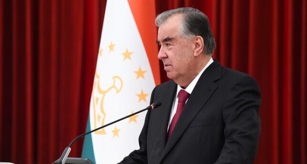 Президент вручил награды в честь 32-летия Государственной независимости