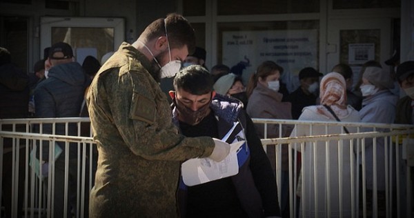 Иностранцев, приезжающих в Россию на срок более 90 дней, обяжут сдавать биометрические данные