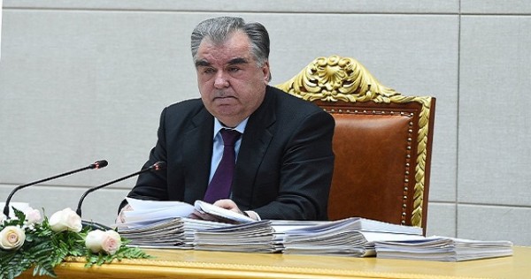 Президент подписал ряд законов, направленных на развитие рынка труда и защиту прав потребителей