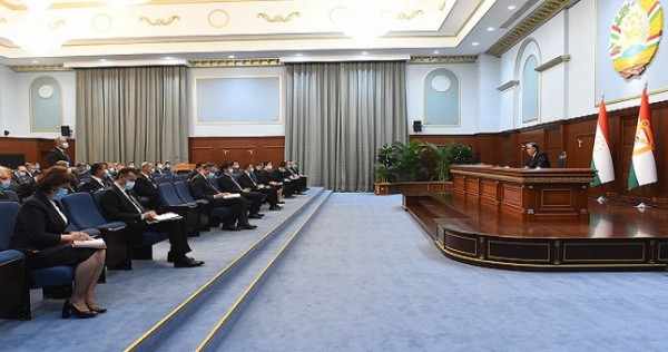 Эмомали Рахмон провел рабочее совещание