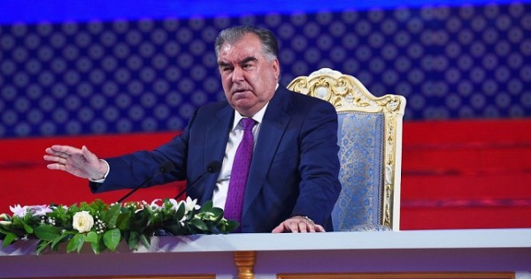Продолжение кадровых перестановок: Рахмон уволил трех судей Согдийской области