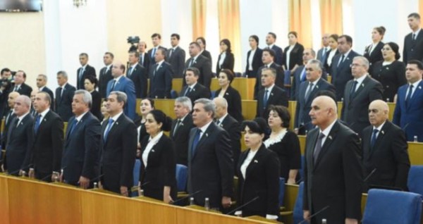Коронавирус повлиял на работу парламента Таджикистана?