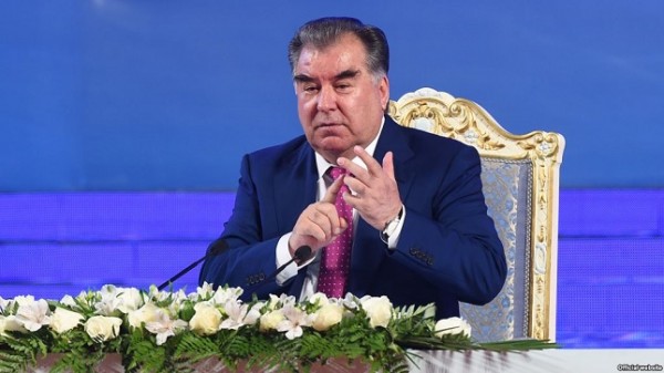 Поздравление Эмомали Рахмона в честь Дня Победы
