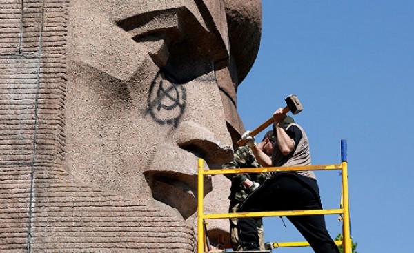 Le Monde (Франция): травмы исторической памяти в бывшем СССР