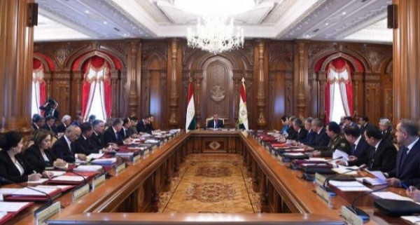 Эмомали Рахмон провел очередное заседание правительства