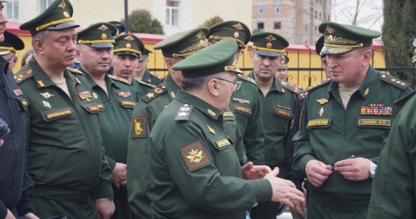 В Таджикистане первый замминистра обороны РФ Руслан Цаликов проинспектировал объекты инфраструктуры 201-й военной базы