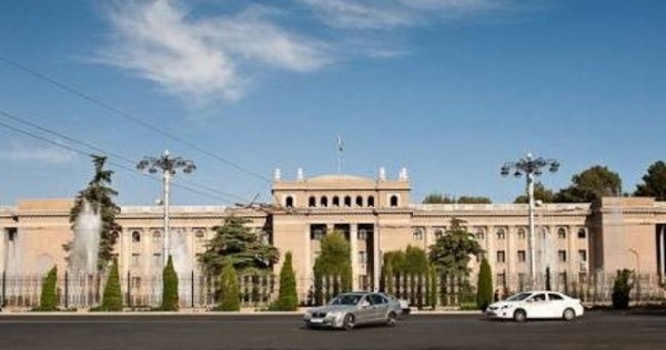 В Душанбе снесут здание бывшего Аппарата Президента Таджикистана