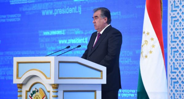 Эмомали Рахмон созывает парламент для решения судьбы генпрокурора Таджикистана