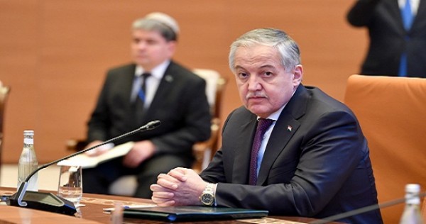 Таджикистан продолжает выдавать визы гражданам Афганистана