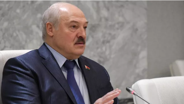 Лукашенко изменил условия введения военного положения в Белоруссии