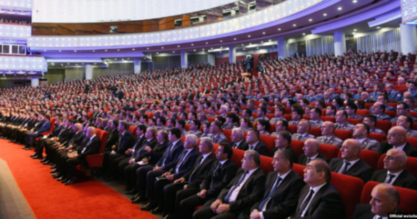 В Душанбе двое экс-сотрудников таможни отправлены за решетку. Суд оставил приговоры без изменений