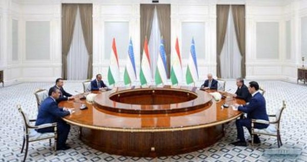 Премьер Таджикистана и президент Узбекистана обсудили региональное сотрудничество