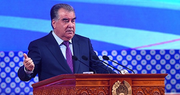 Э.Рахмон призвал профсоюзы активно защищать права трудящихся