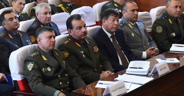 Президент провел встречу с военнослужащими тыла