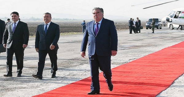 Эмомали Рахмон прибыл в Дангару