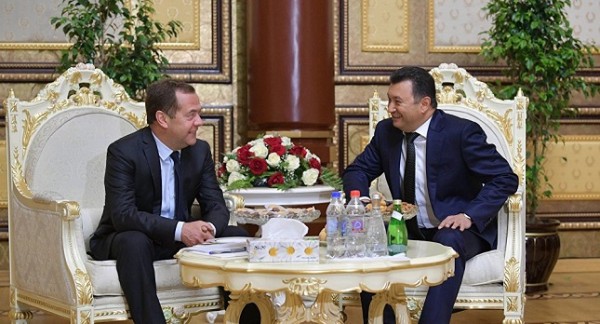 Расулзода поздравил Медведева с днем рождения