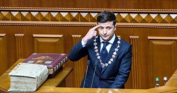 Зеленский поздравил Рахмона с Днем независимости
