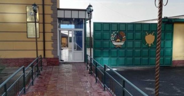 Бывший начальник Худжандской колонии, где произошел бунт, получил 4 года