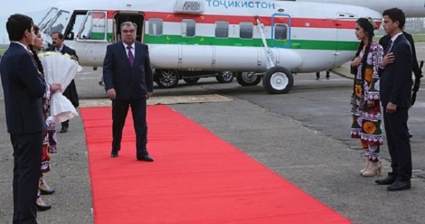 Президент Таджикистана с рабочей поездкой вылетел в Хатлон