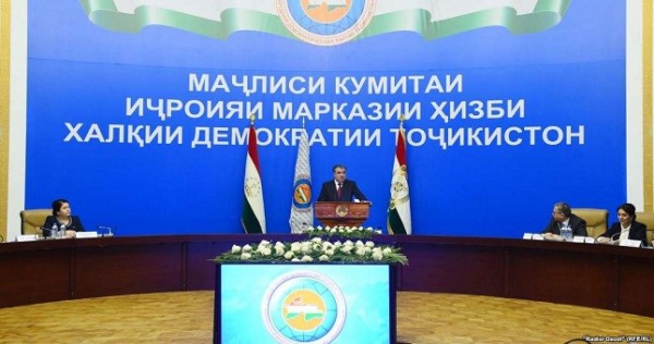 Численность правящей партии Таджикистана приблизилась к 500 тысячам
