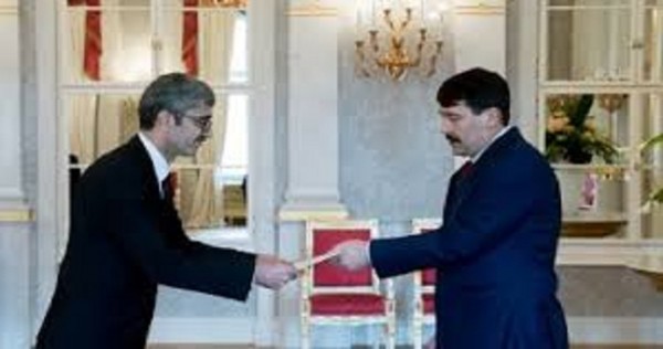 Посол Таджикистана встретился с президентом Венгрии