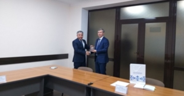 Таджикистан и Кыргызстан обсудили сотрудничество в сфере госслужбы