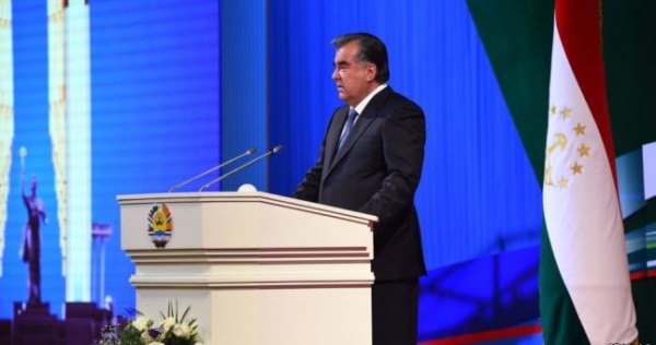 Э.Рахмон: Не забывайте, что мы являемся слугами народа, а не народ служит нам