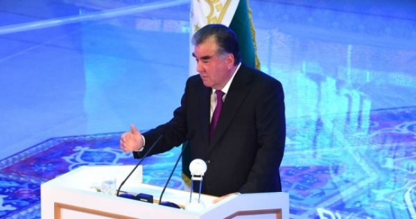 Эмомали Рахмон в своем послании парламенту Таджикистана назвал три важные события года