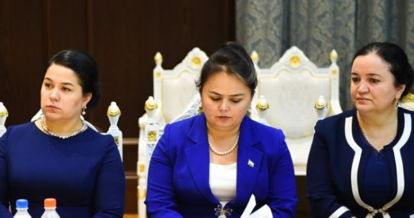 «Стеклянный потолок». Появится ли в Таджикистане женщина-президент?
