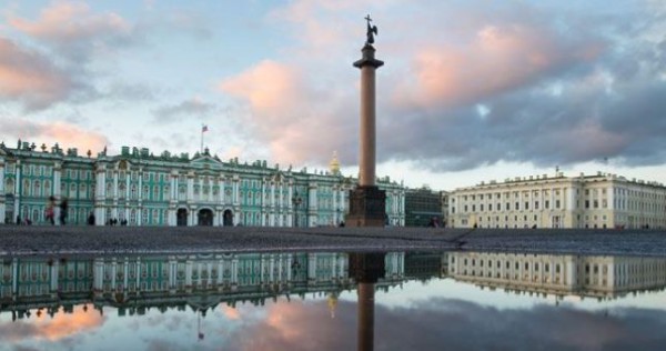 Эмомали Рахмон с рабочим визитом отбыл в город Санкт-Петербург