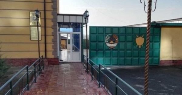 В Таджикистане арестован начальник колонии, где убиты 50 заключенных. ИГ не организовывало бунт, - СМИ