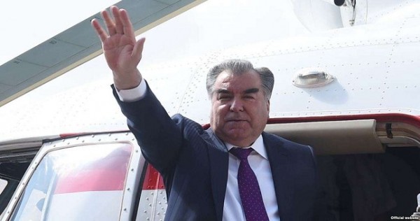 Не надо петь дифирамбы. Эмомали Рахмон призвал СМИ сосредоточиться на проблемах