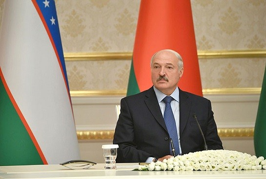 Лукашенко: если бы мы научились торговать как узбеки, были бы в два раза богаче