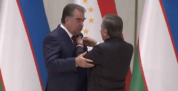 Мирзиёев наградил Рахмона орденом "Эл-юрт хурмати"