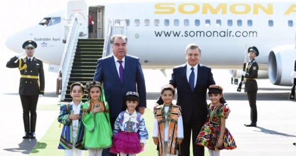 Президент Таджикистана отбыл в Узбекистан