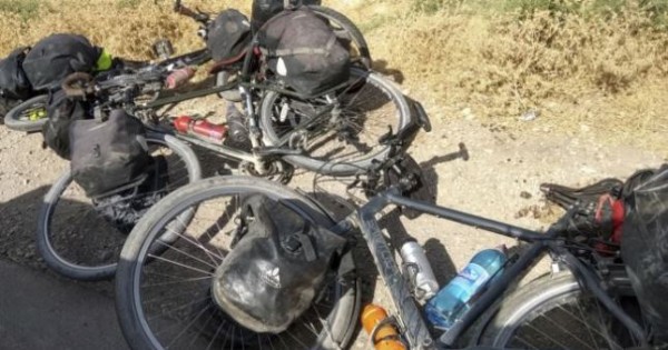 Мигрантов обязали вернуться и дать показания по делу о нападении на велотуристов