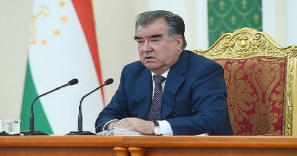 Президент Таджикистана подписал поправки в УК. Взяточников будут сажать