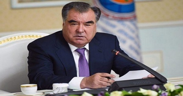 ВОЗ наградила Эмомали Рахмона за вклад в борьбу с табаком