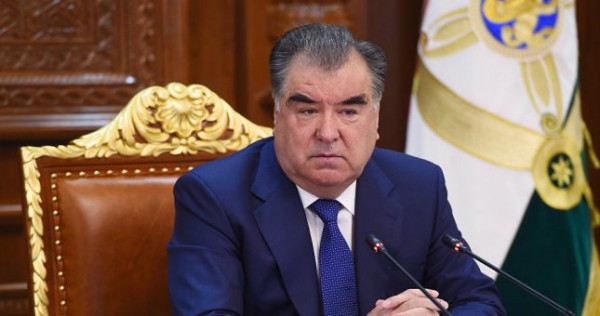 Эмомали Рахмон снял с должностей трех судей