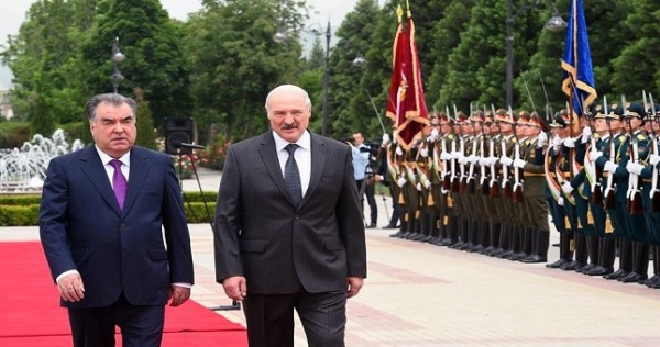 Лукашенко: Таджикистан по темпам развития превосходит Китай