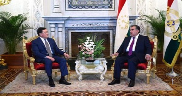 Эмомали Рахмон отметил необходимость ускорения реализации соглашений с Казахстаном