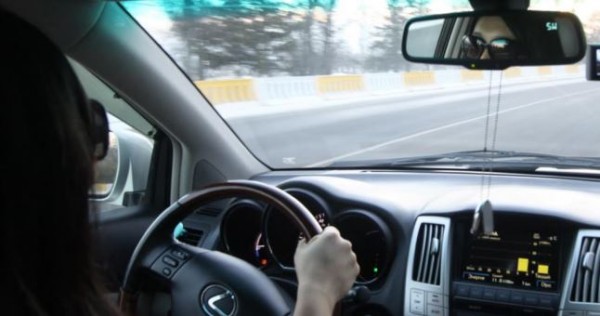 Таджикистанцам запретили поездки в Узбекистан на автомобилях с тонированными стеклами