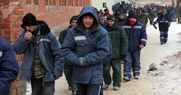 Таджикистан предложил продлить до 30 дней срок пребывания мигрантов в РФ