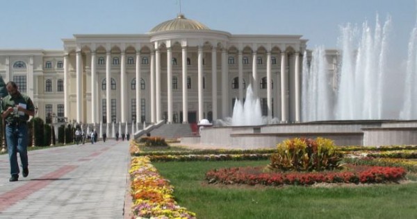 В Таджикстане учрежден Фонд Лидера нации