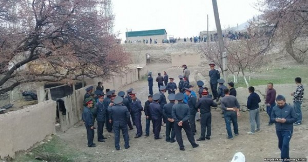 Кыргызские пограничники указали причину конфликта на таджикско-кыргызской границе