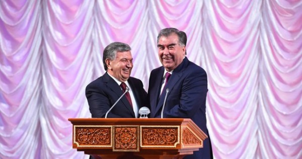 Рахмон рассказал жителям Пенджикента о значении визита Мирзиёева