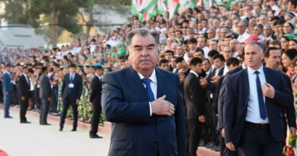 Эмомали Рахмон учредил госпремию за вклад в развитие демократии