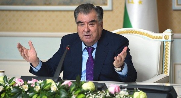 Кадровые изменение: кого Рахмон отправил на пенсию