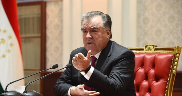 Президент Таджикистана объявил 2018-й Годом развития туризма