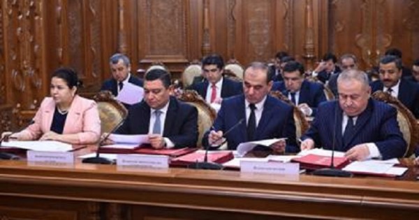 Два новых надзорных органа проследят за качеством ввозимых в страну продуктов питания и медикаментов